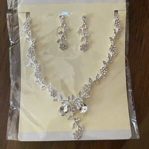 Elegant Silver Floral Jewelry Set